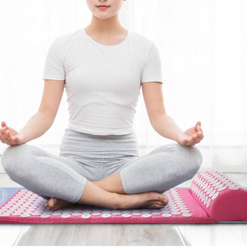 سجادة تدليك الأظافر بالوخز بال - مراجعة Yoga Fitness Matte وسعره